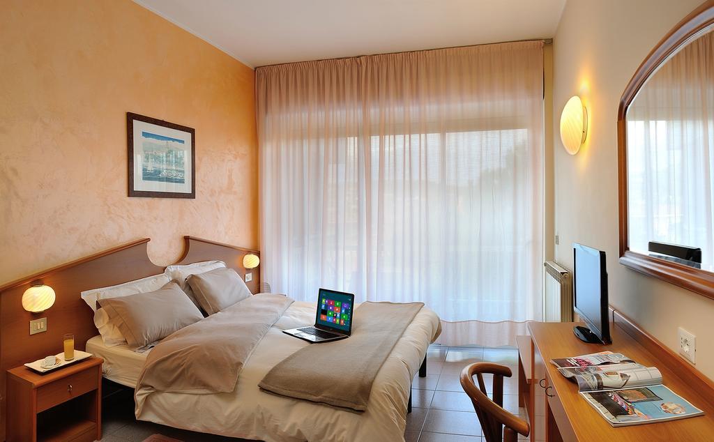 Hotel Corallo Diano Marina Esterno foto